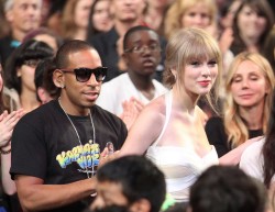 Taylor Swift テイラー・スウィフト