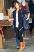 b9c8da55206819 Kate French Out with Doggie in LA   11/06/09