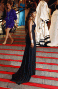4b2b3879321132.gif